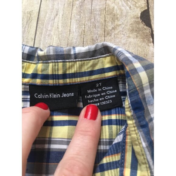 Calvin Klein Button Up Size 2T - Picture 2 of 3